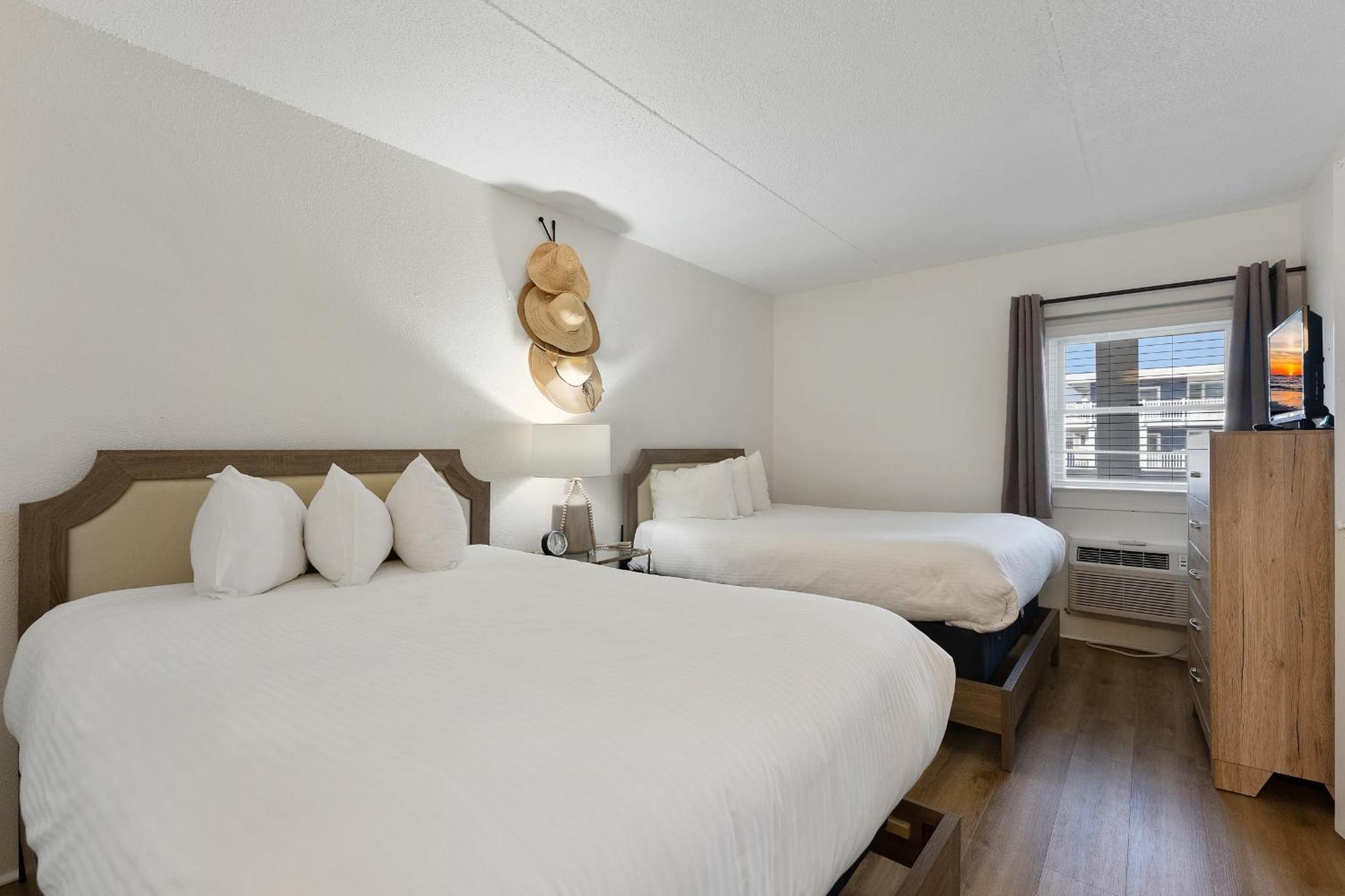 Beachcomber Resort Avalon Bagian luar foto